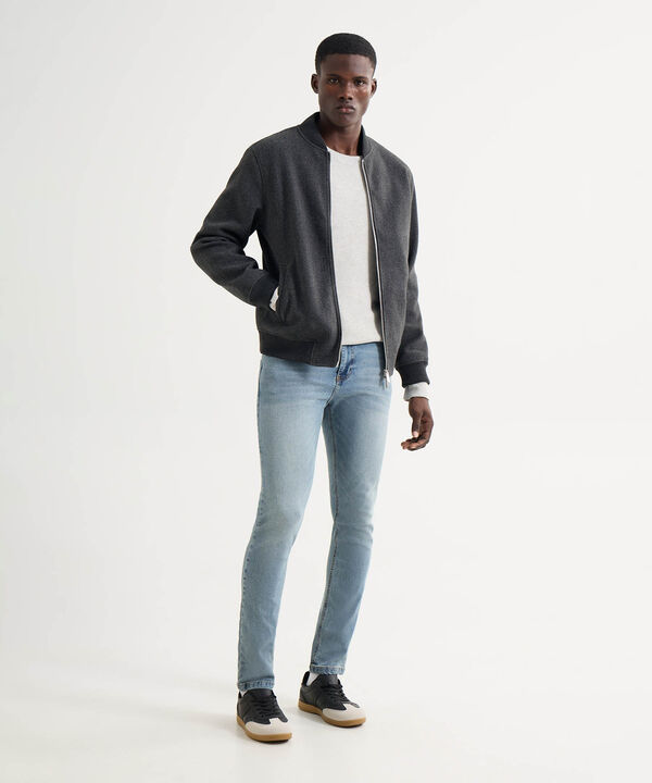 Jeans para hombre image number null